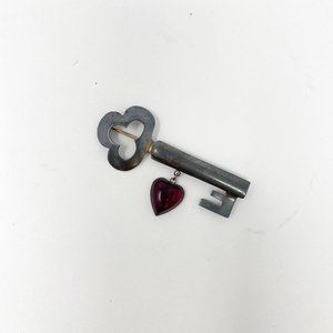 537 Rare vintage Calvaire sterling silver key brooch ruby color Lucite heart
